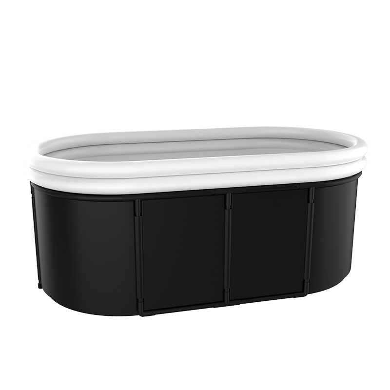 Grande piscina de banho fria para recuperação muscular Grande piscina de banho fria para recuperação muscular