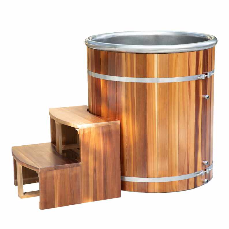 Banheira de recuperação compacta redonda de cedro vermelho frio Banheira de recuperação compacta redonda de cedro vermelho frio
